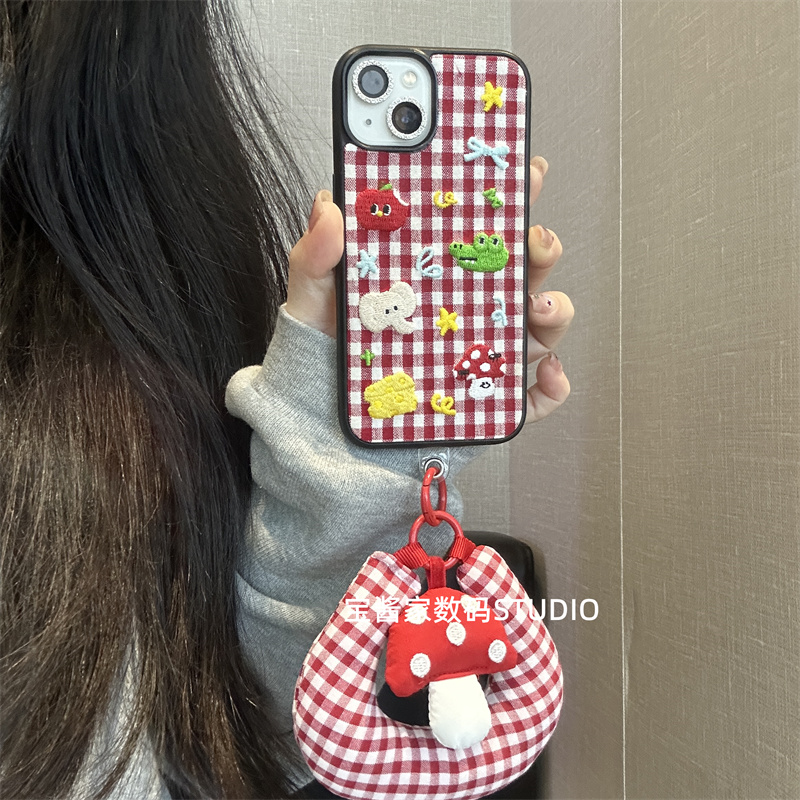 宝酱家·小众红格刺绣卡通适用16/17iPhone手机壳13苹果14promax软壳15创意新款
