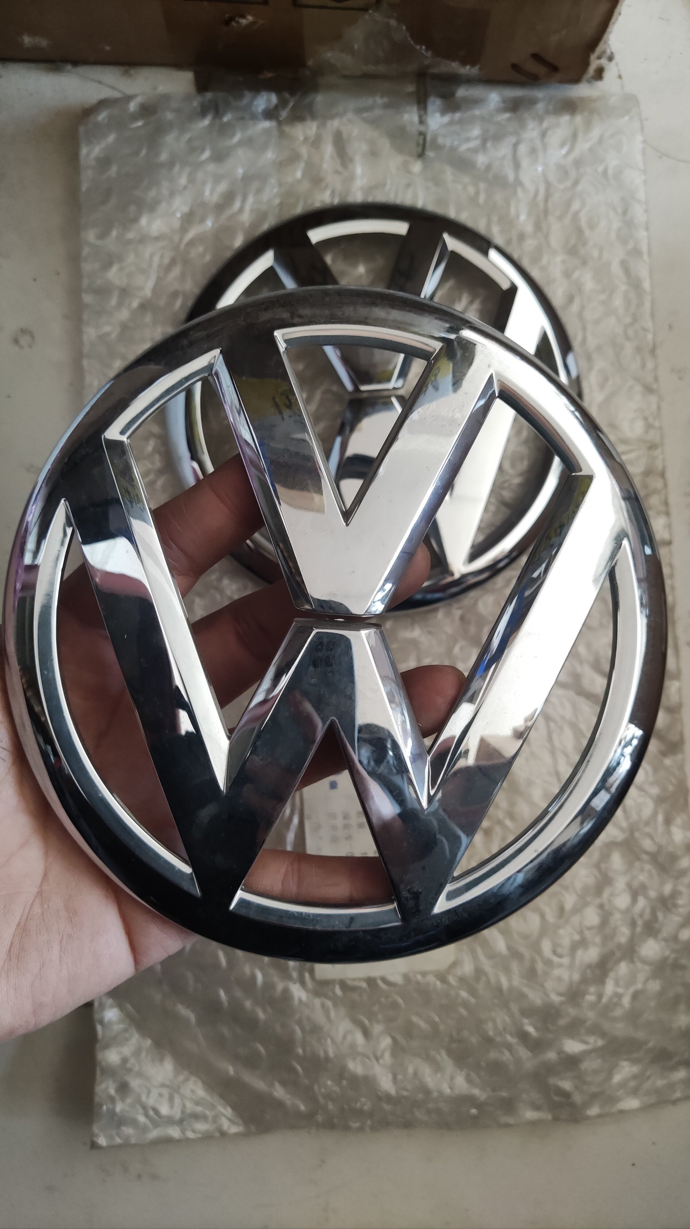 16-21新宝来前车标中网标志前标前脸保险杠车标VW标志前杠标正品