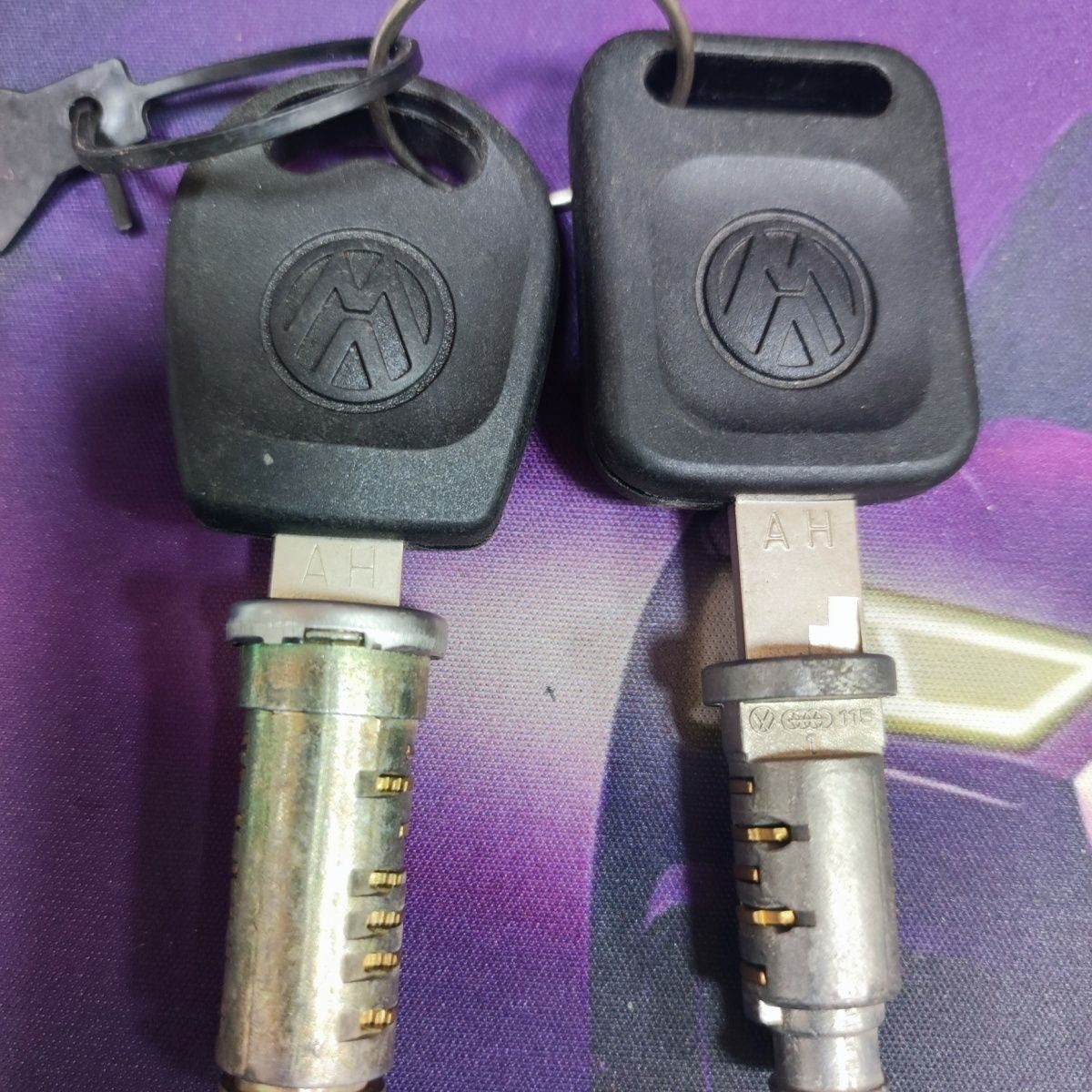 桑塔纳3000油箱锁芯杂物盒锁扶手箱锁芯油箱盖锁正品2个一组