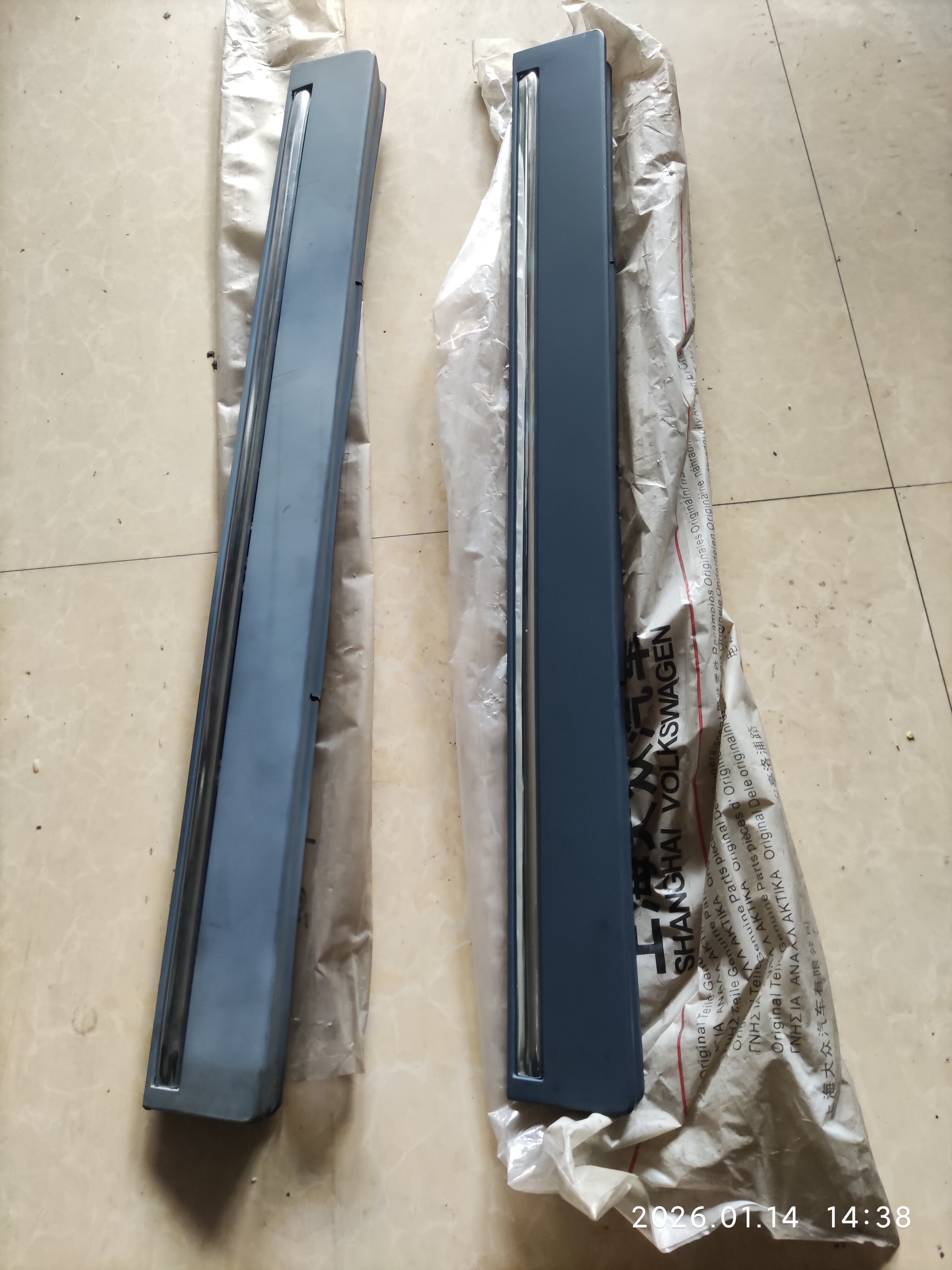 大众桑塔纳3000车门下防擦条车身防撞条装饰条车门饰条带亮条后左