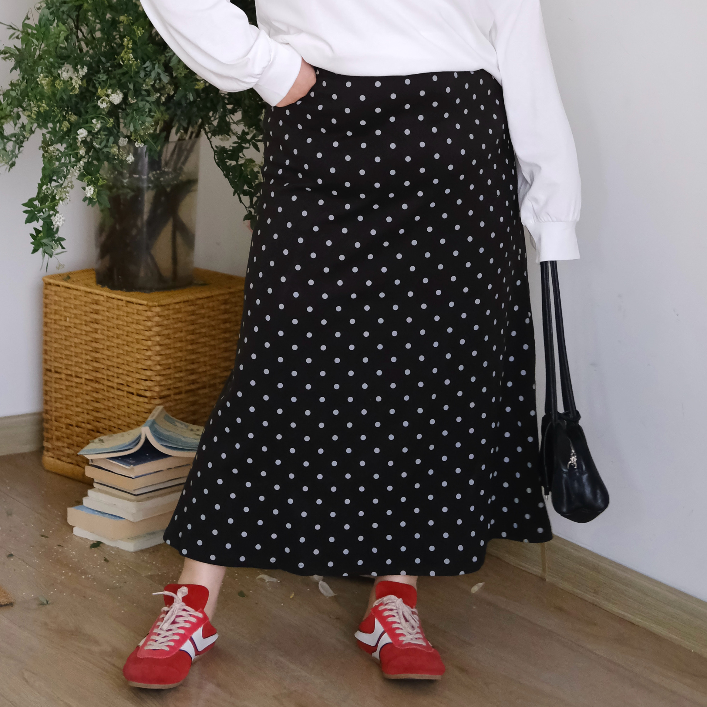 03/08早春新品韩系简约百搭显瘦波点半身裙子