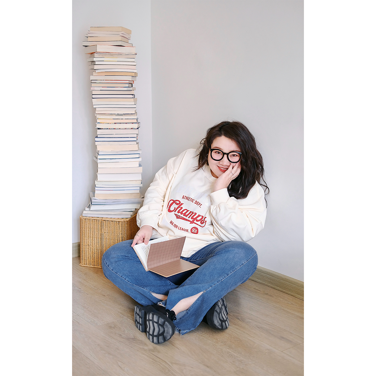 韩系套头宽松字母卫衣