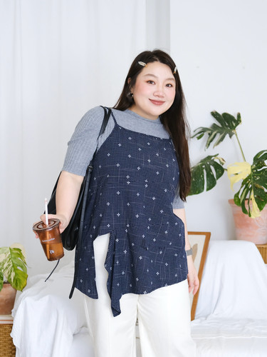 zooobaby大码女装韩系初秋微胖mm刺绣不规则设计感无袖吊带背心