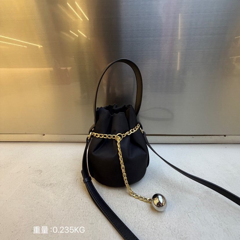 2026新款复古休闲尼龙布手提包水桶包金属球牛皮单肩腋下斜挎包潮,箱包皮具/热销女包/男包,通用款女包,淘宝优惠券,粉丝福利购,淘宝优惠卷