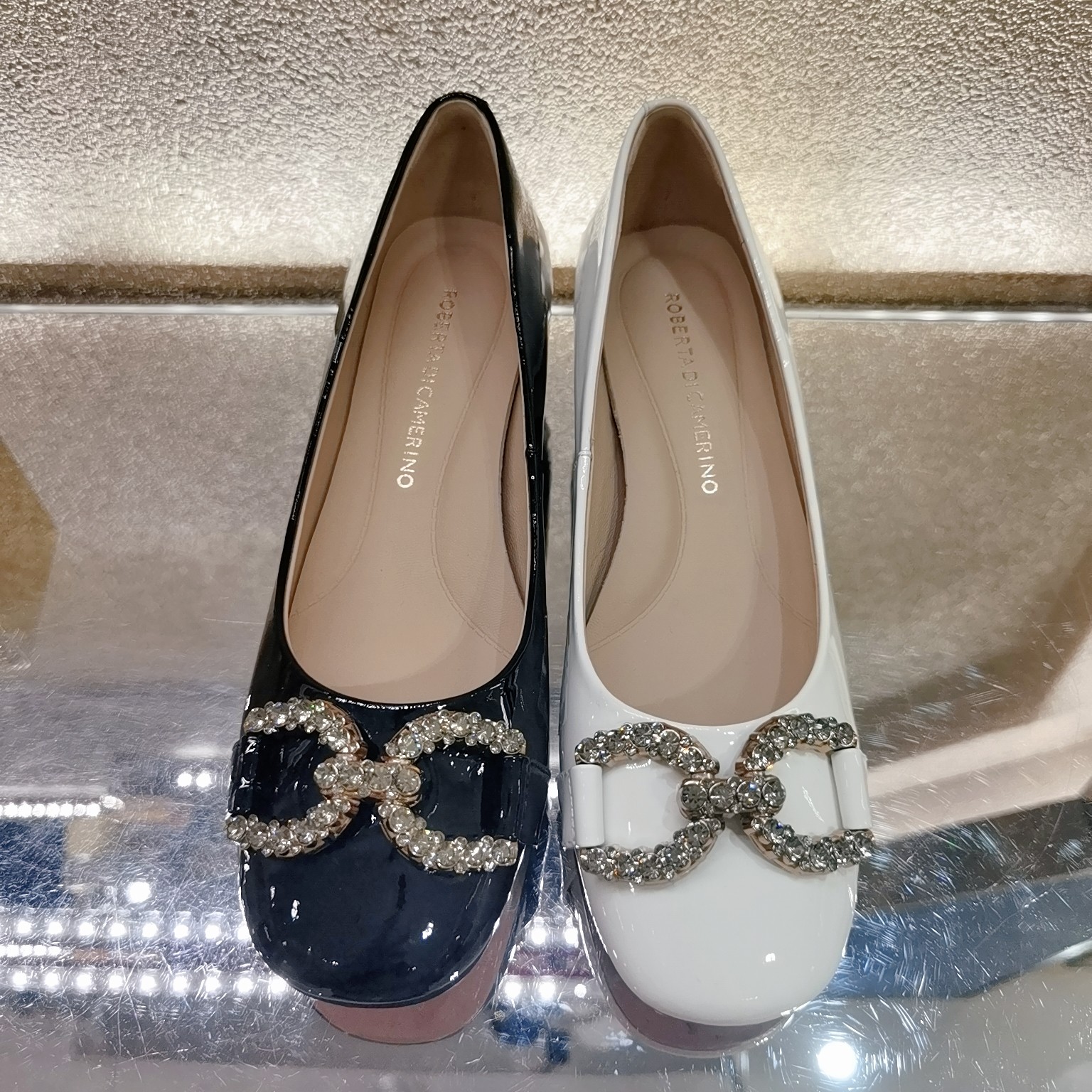 roberta诺贝达女鞋2022春单鞋rs28802方跟气质钻扣低跟方跟优雅