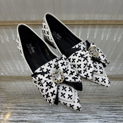 新品上架 法国乐芙女鞋/LE FAOU 牛皮平底单鞋L231015 吊牌价1999