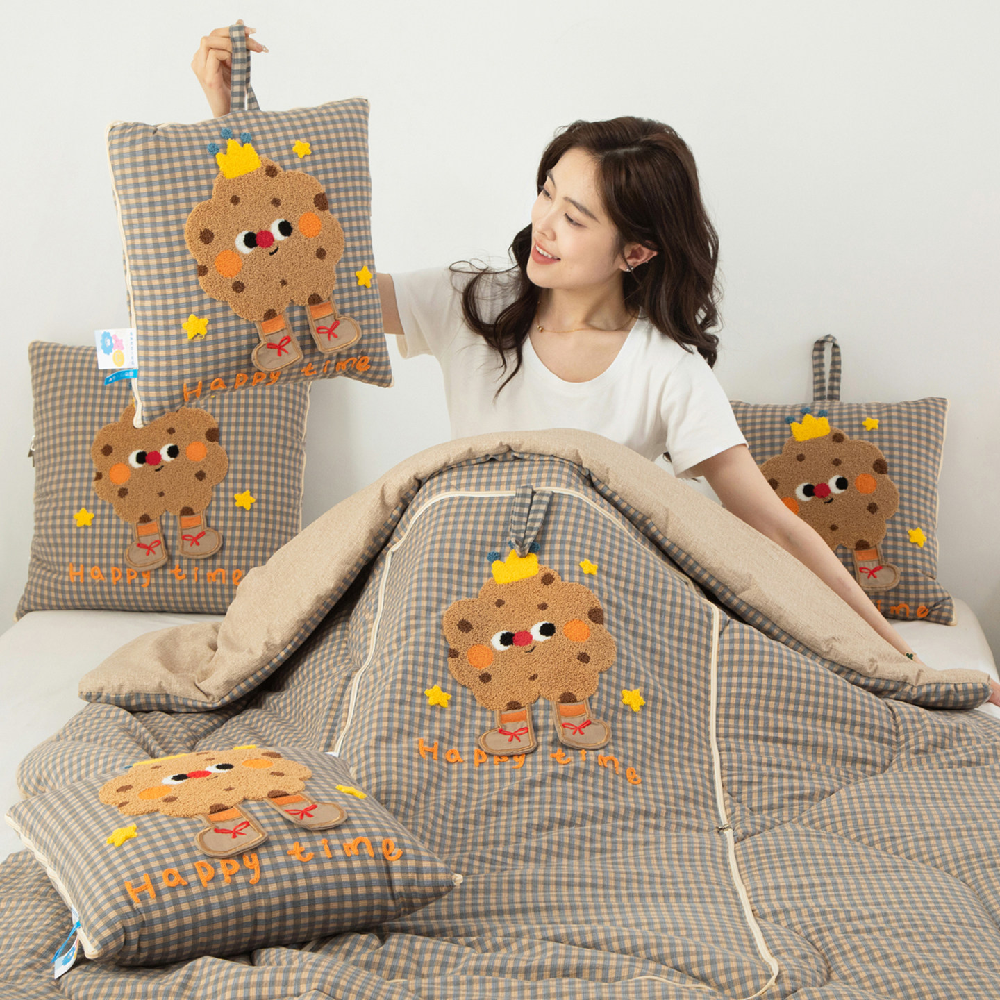 学生午睡抱枕被子两用汽车沙发盖毯可爱办公室小枕头电脑椅靠垫夏