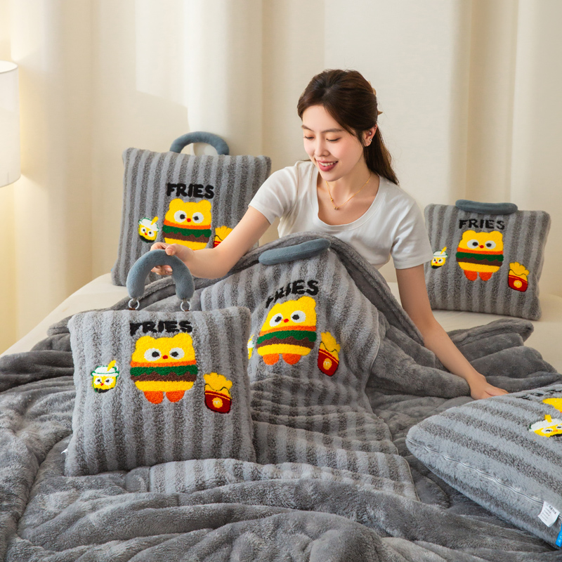 奶油芝士加厚抱枕被子两用午休毯