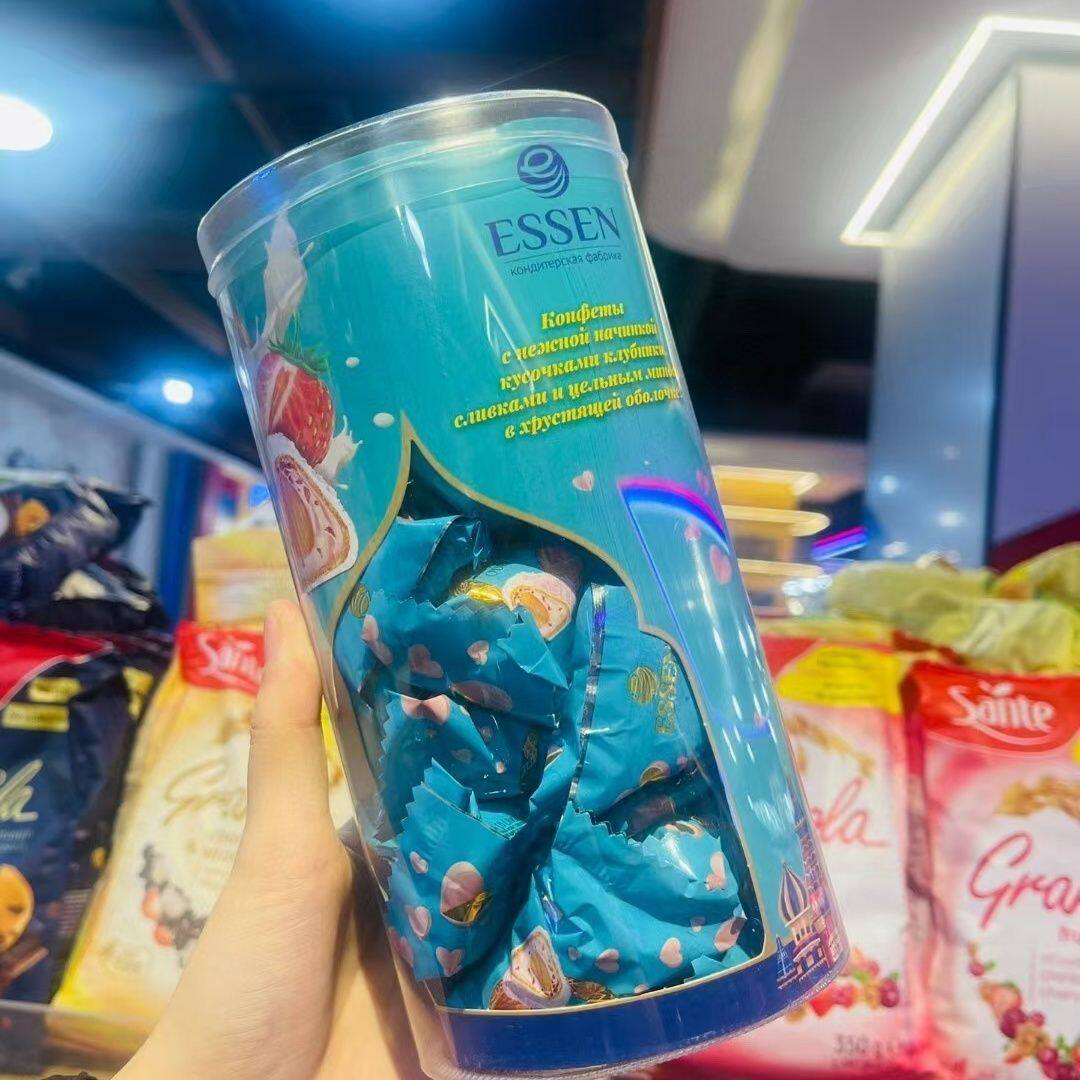 俄罗斯进口奶罐糖整颗杏仁椰蓉巧克力夹心糖果喜糖食品网红爆款