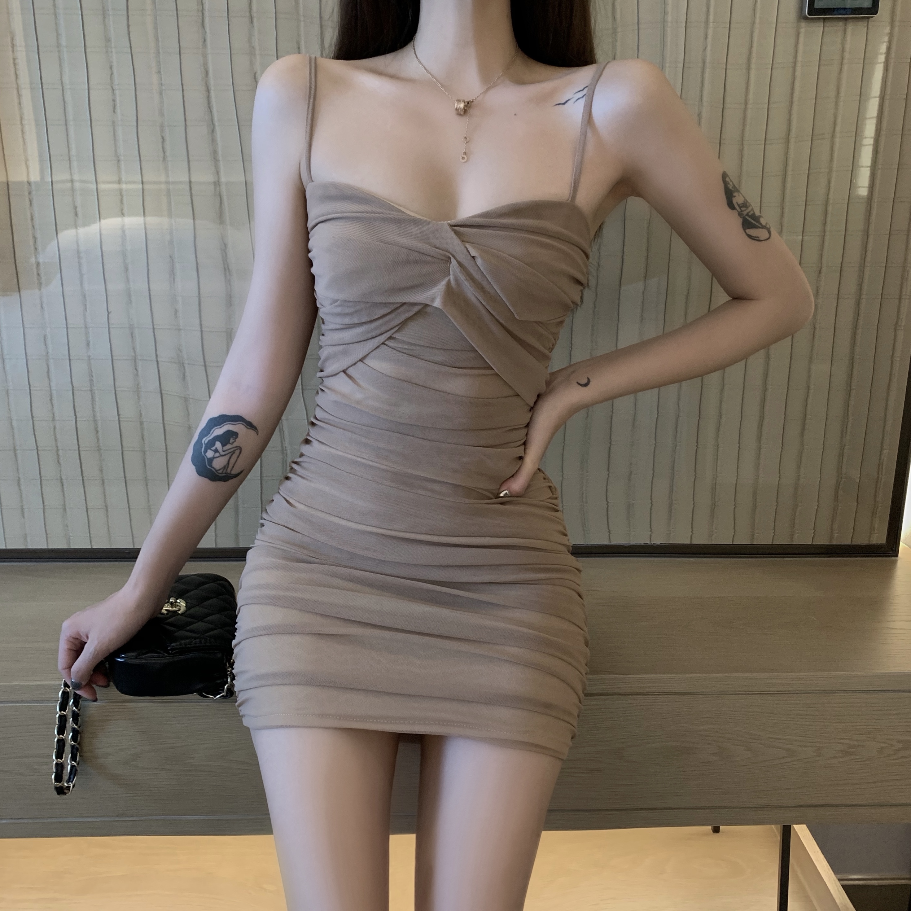 llstyle网纱吊带包臀连衣裙