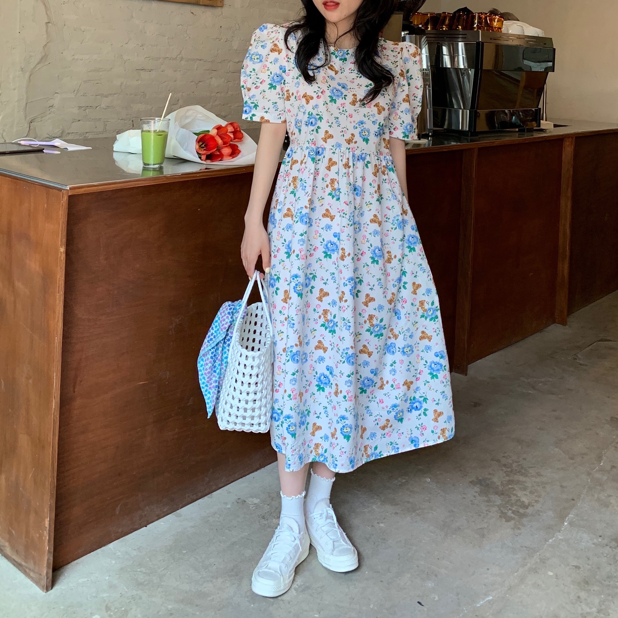 Real shot real price ~ Korean version of floral bear slim French dress with bubble sleeves