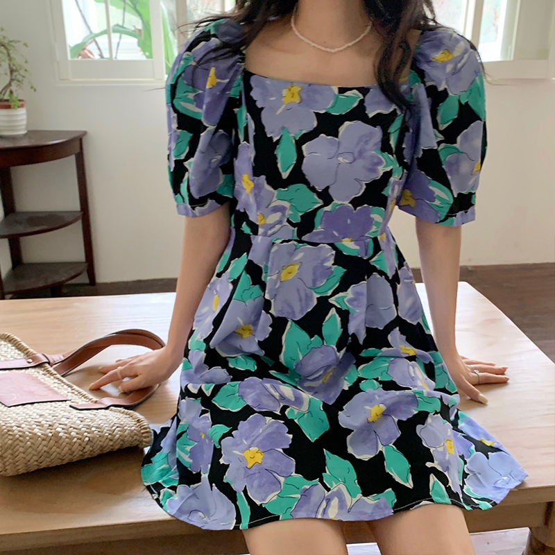 Real price ~ French retro big flowers show thin square neck pleated high waist bubble sleeve dress