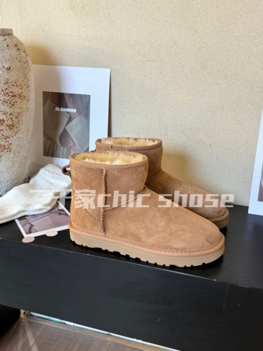 二千家 25s冬新羊皮毛一体经典雪地靴女羊毛情侣加绒加厚保暖短筒