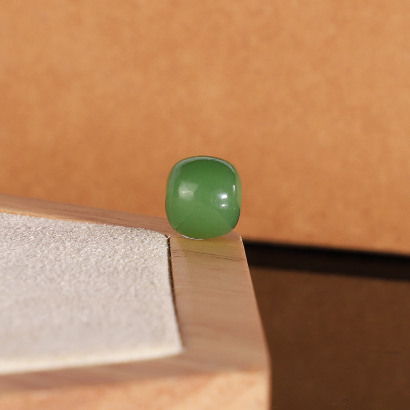 天然俄料乌兰海碧玉苹果绿老型珠散珠10.1x9.3mm 2322号 精工配珠