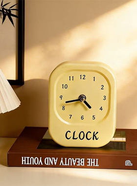 奶油风字母桌面时钟摆件家居装饰