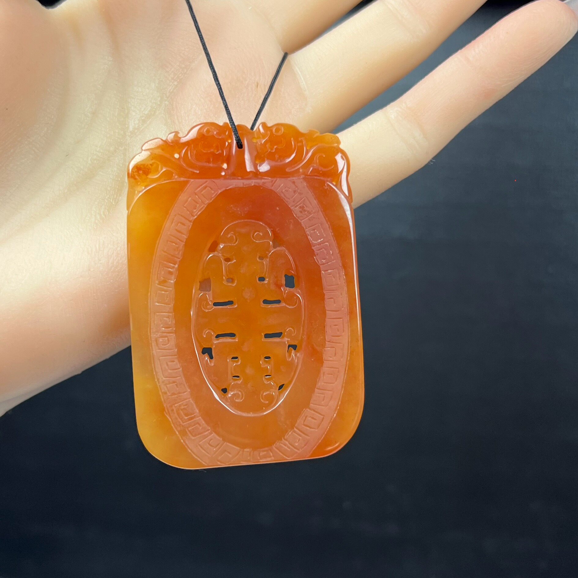 瑞皇翠 天然玉石精品云南黄龙玉草皮料仿古寿牌吊坠毛衣链证书