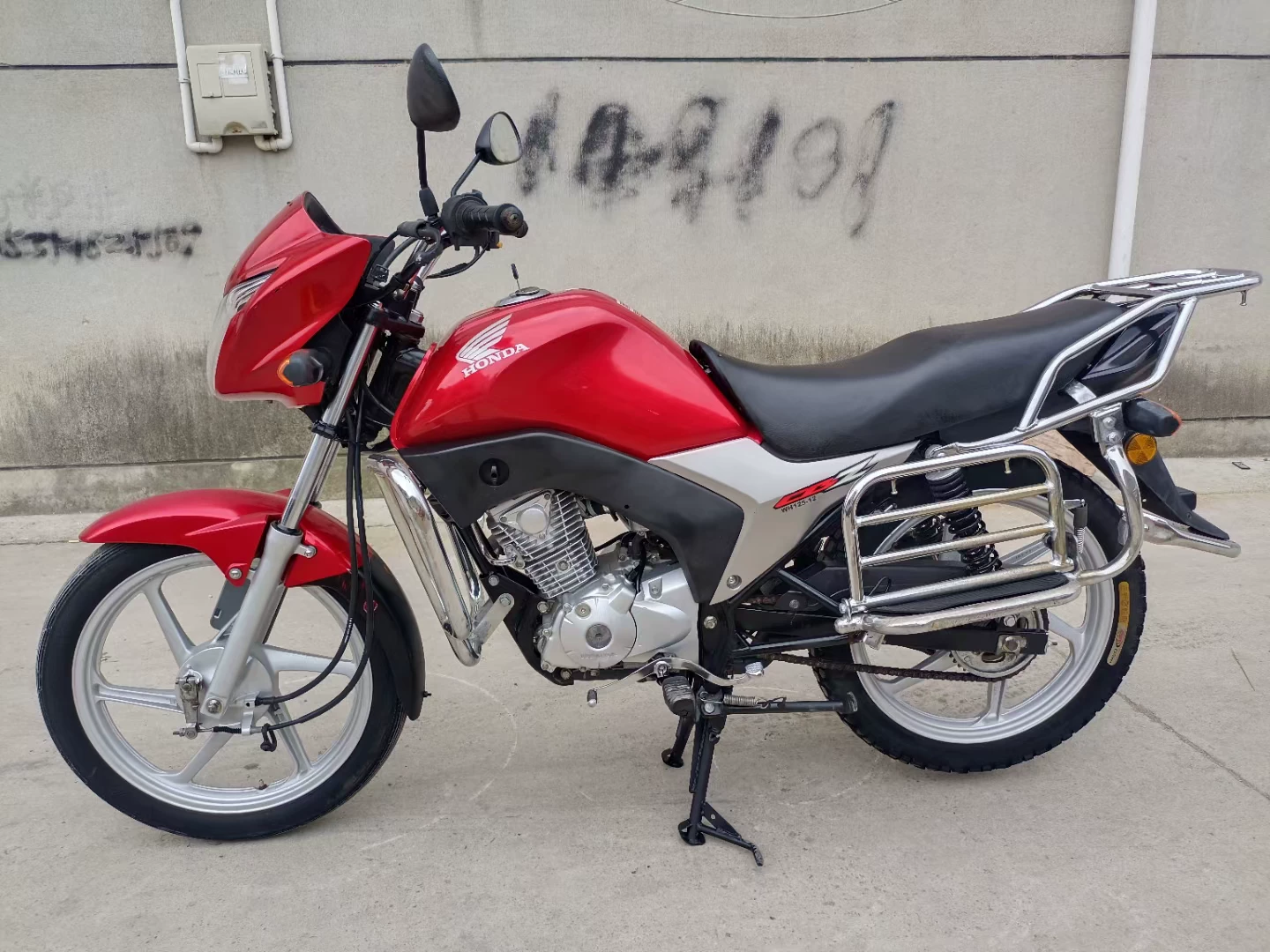 Б/у мотоцикл Honda оригинал аутентичный CB125CC Фэнланг Синфэн Инъинг Street car мужской кросс-езда