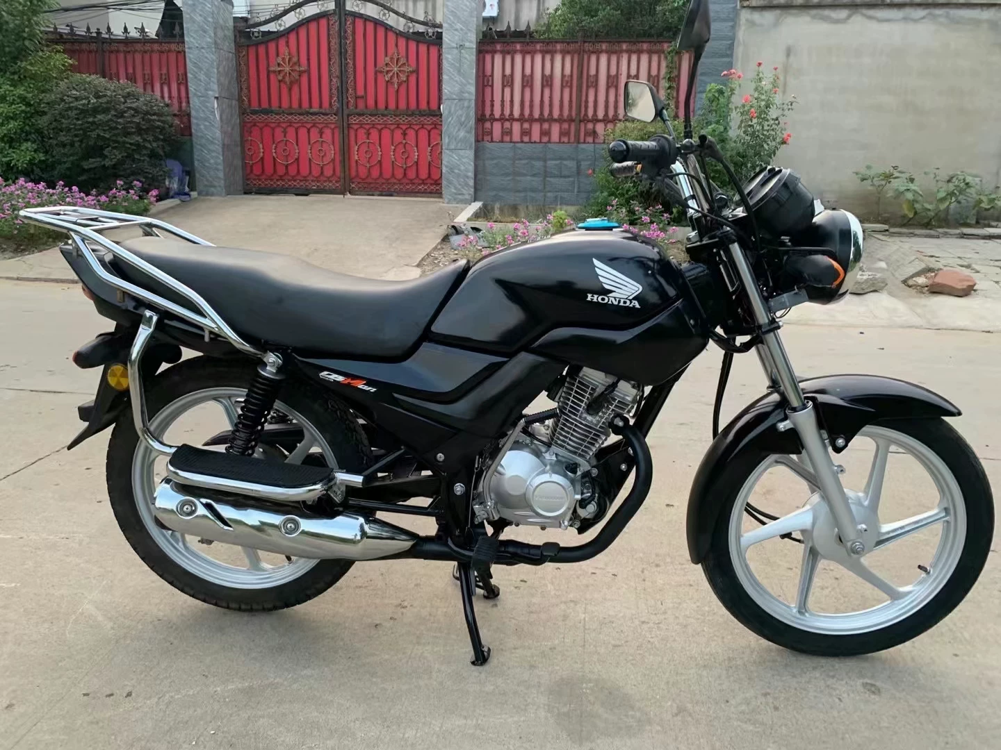 Б/у мотоцикл Honda оригинал аутентичный CB125CC Фэнланг Синфэн Инъинг Street car мужской кросс-езда