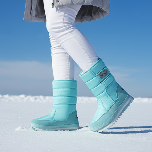 雪地靴女冬防水防滑中筒靴