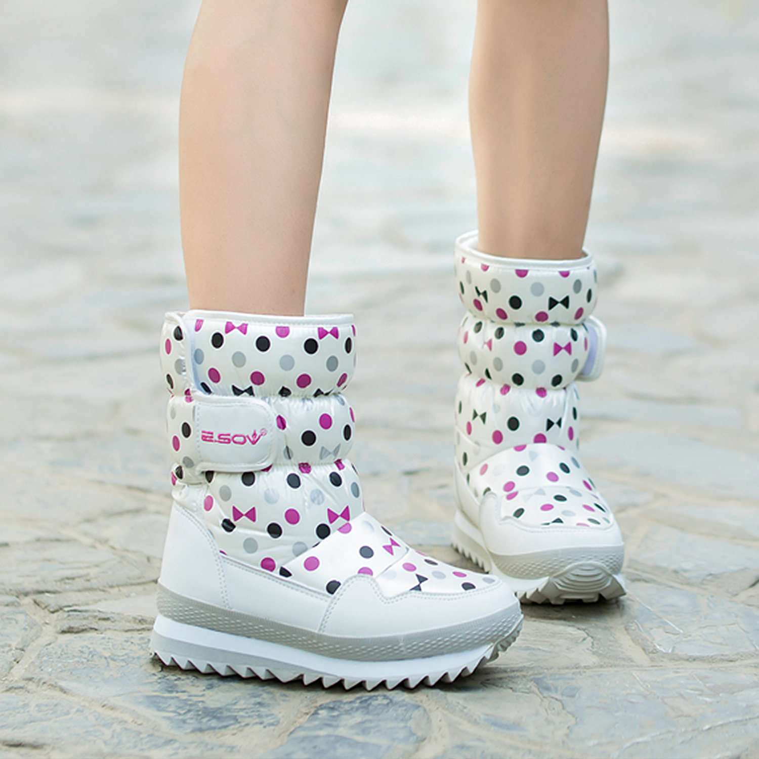 冬季童鞋防水防滑雪地鞋保暖中筒靴儿童雪地靴女童棉靴子亲子短靴