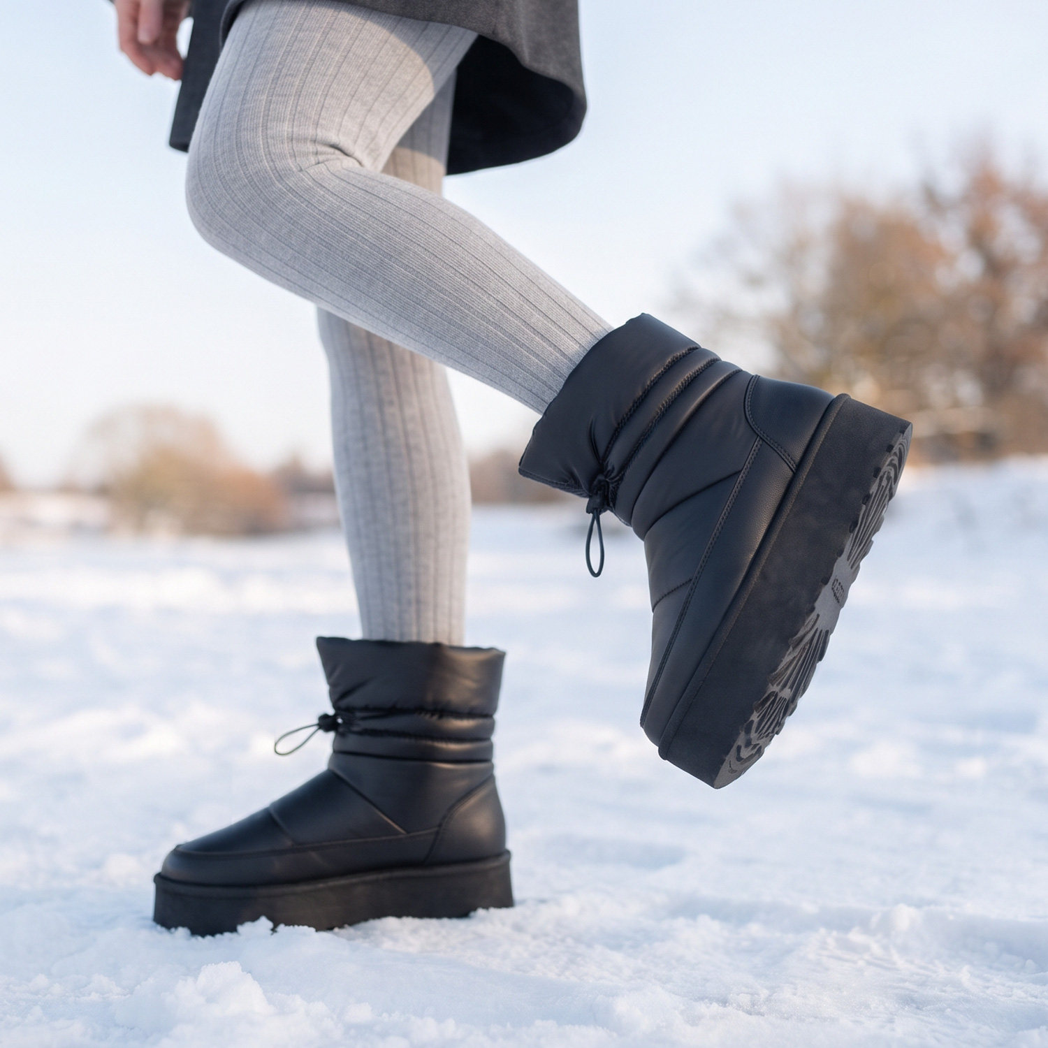 冬季女加绒保暖防水防滑雪地靴