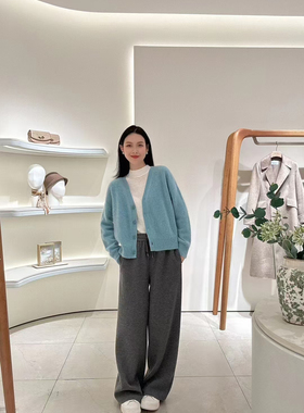 V*家2024冬季新款V领羊绒针织开衫4585C