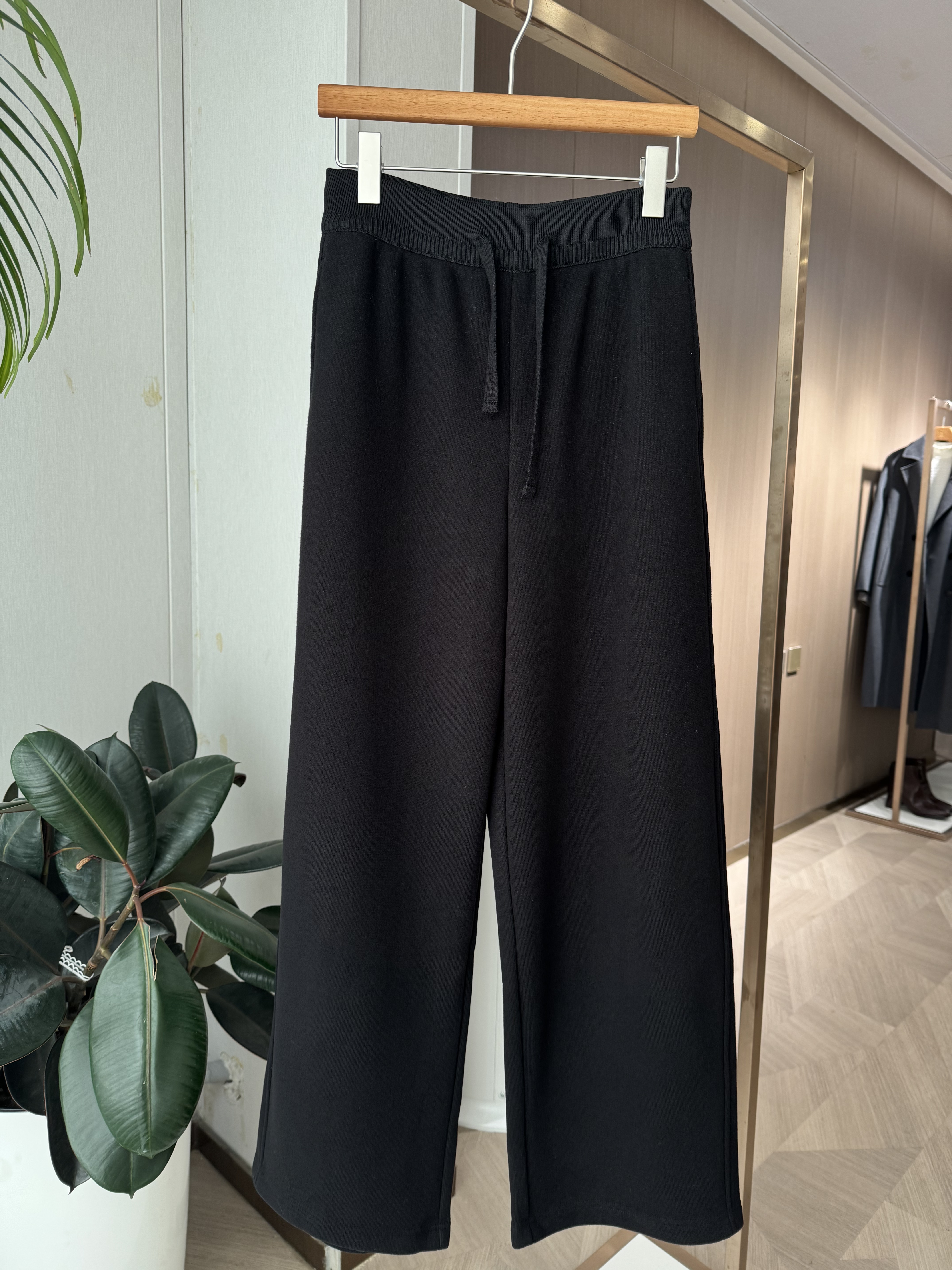 2025新款女秋冬加绒加厚直筒裤松紧腰阔腿裤深色韩系垂感休闲裤