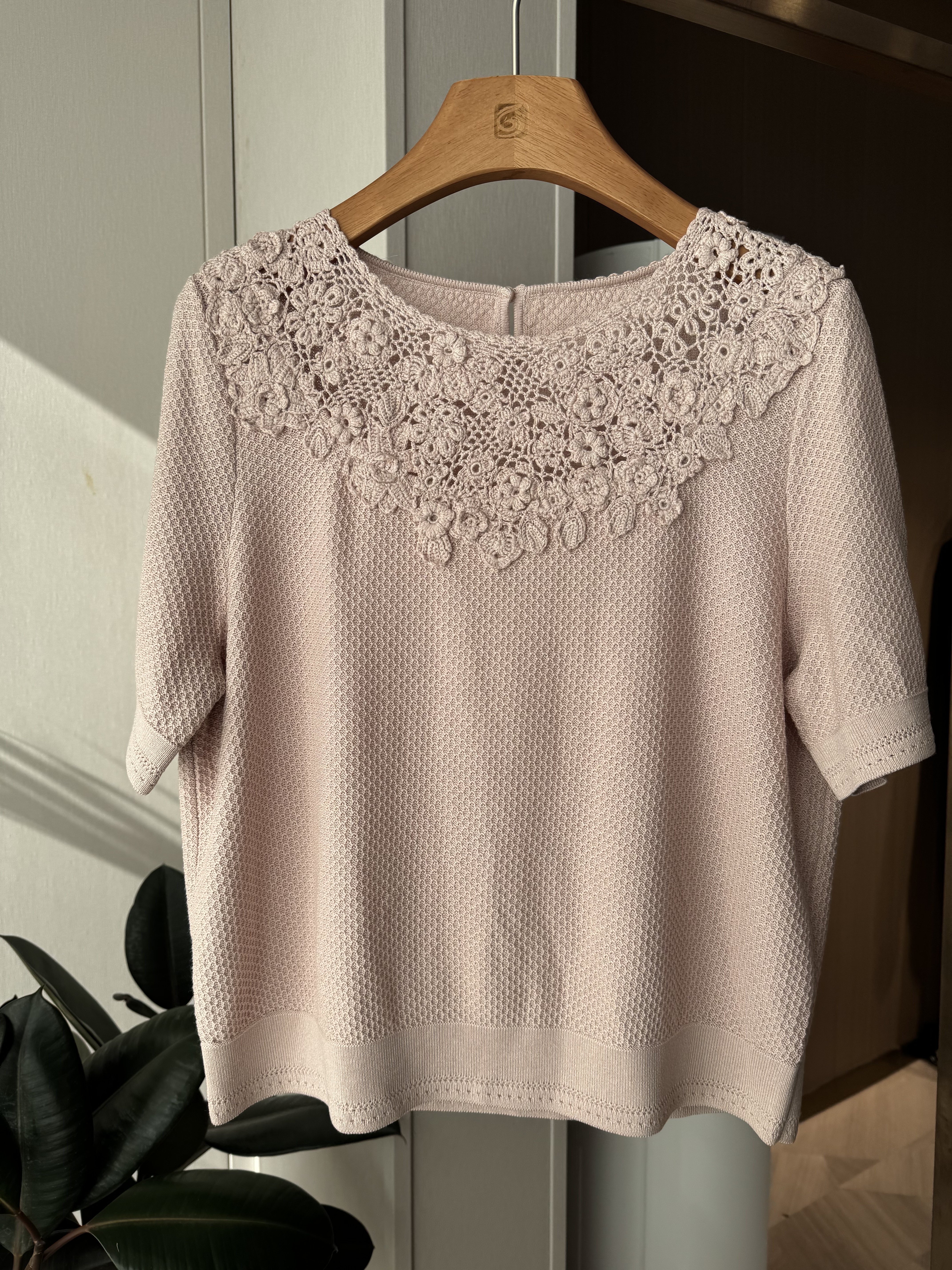 V家新品手钩花边领宽松显瘦针织上衣短袖2628