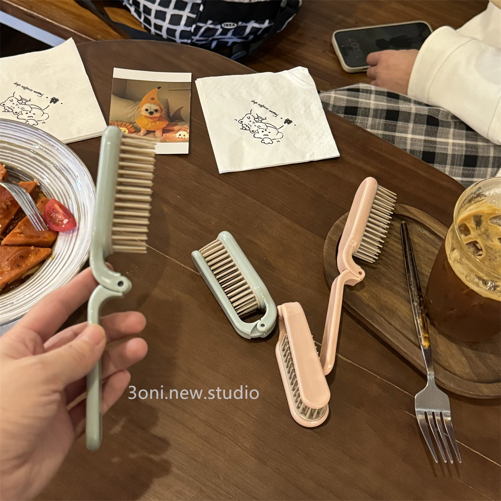 折叠小梳子便携好用塑料梳