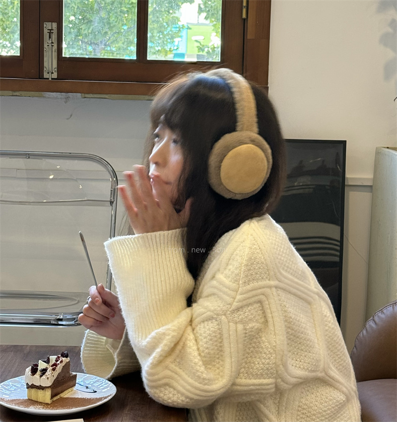 韩系奶糯卡其护耳毛绒