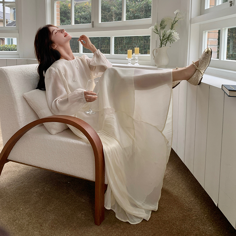 米白色温柔气质连衣裙女2025年春秋季新款法式浪漫慵懒风茶歇长裙，女装连衣裙，浙宝005