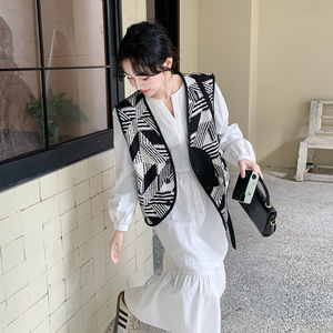 独特漂亮马甲连衣裙女开春穿搭2025超火高级感减龄遮肚图片