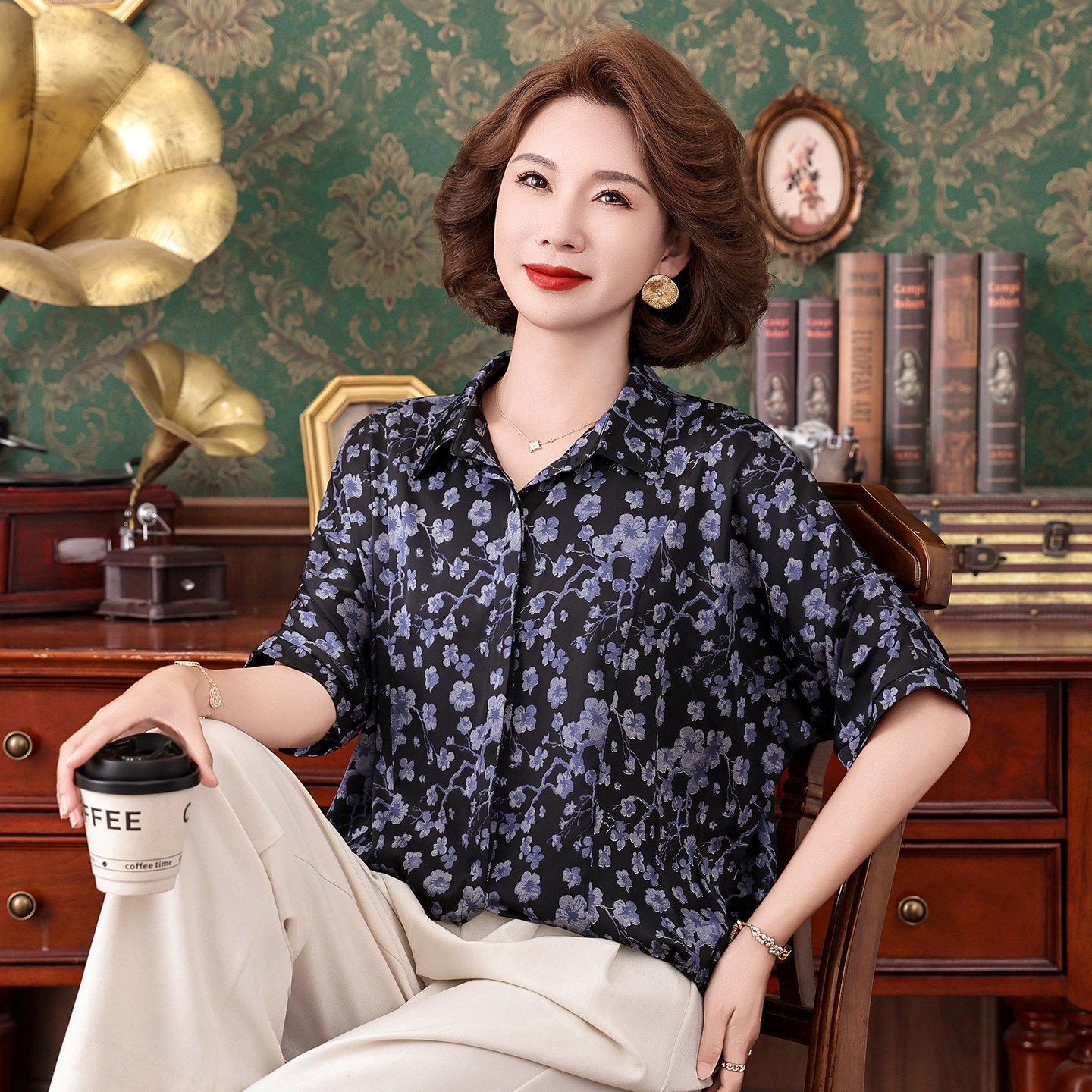 黑底蓝花真丝衬衫女夏季显瘦