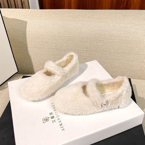 女童毛毛鞋平底2024新款外穿宝宝保暖豆豆鞋冬季儿童防滑加绒棉鞋