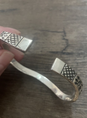 尼泊尔925银纯手工打造的弯手镯开口手镯波浪手镯生日礼物