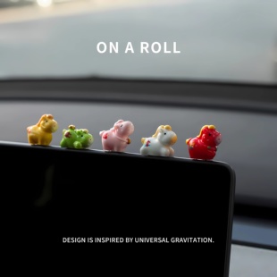 可爱春节装饰品新年小马车载摆件马年吉祥物汽车中控台车机屏幕