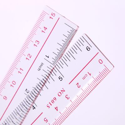 中英双刻度尺@@红黑双色更易识别