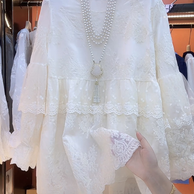8857#蕾丝拼接圆领刺绣蕾丝衫宽松时尚上衣衬杉