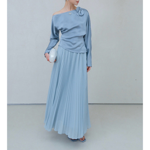 雪绿【蓝调雅韵】斜肩光泽感衬衫 气质百搭半裙