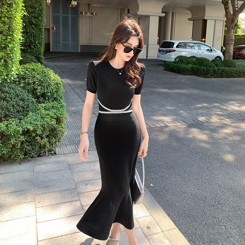 黑色过膝长款包臀裙鱼尾裙女夏季高级感小香风短袖冰丝针织连衣裙
