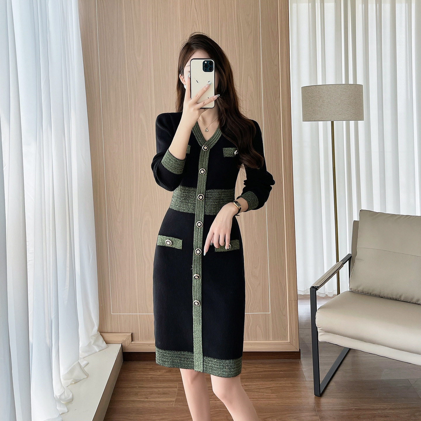 黑色V领小香风针织连衣裙女秋冬季气质名媛长袖修身毛衣包臀裙女