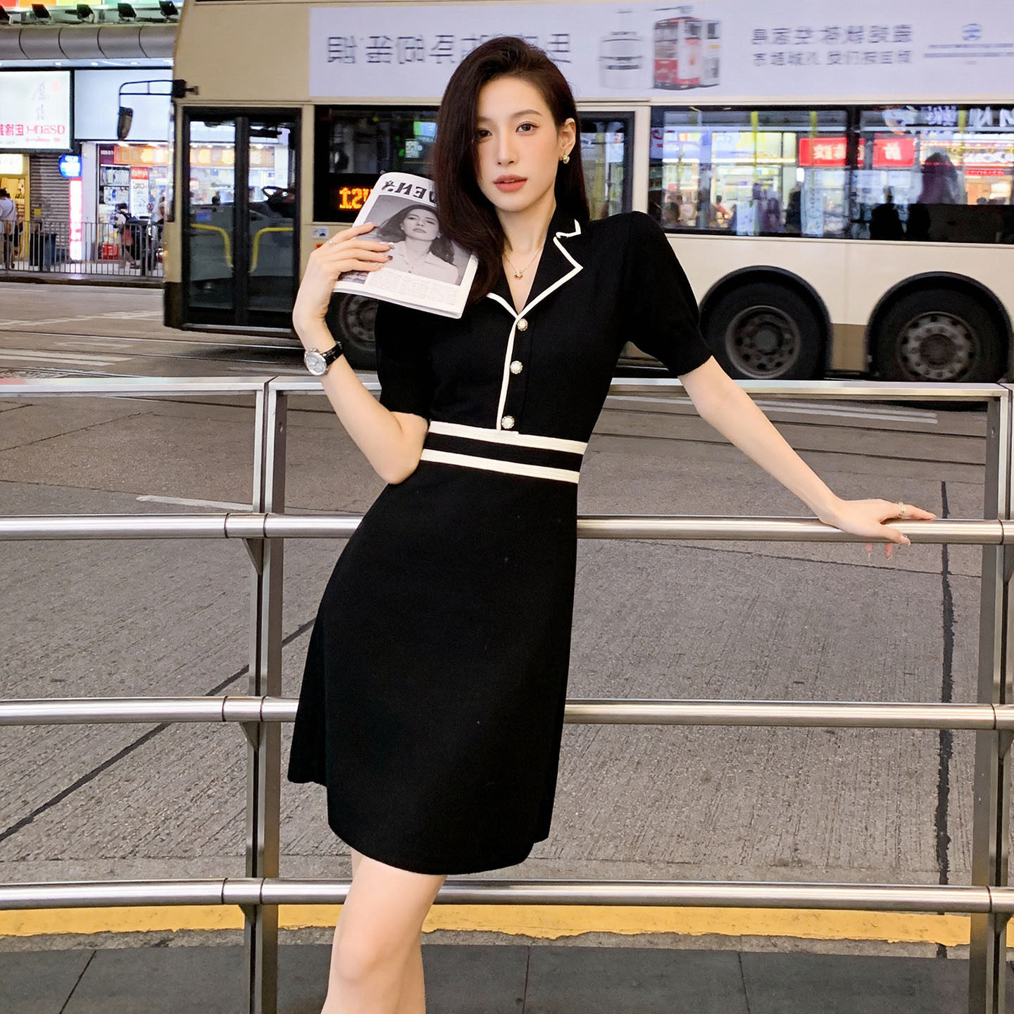 夏季冰丝针织连衣裙女法式气质名媛小香风收腰显瘦短袖A字小黑裙