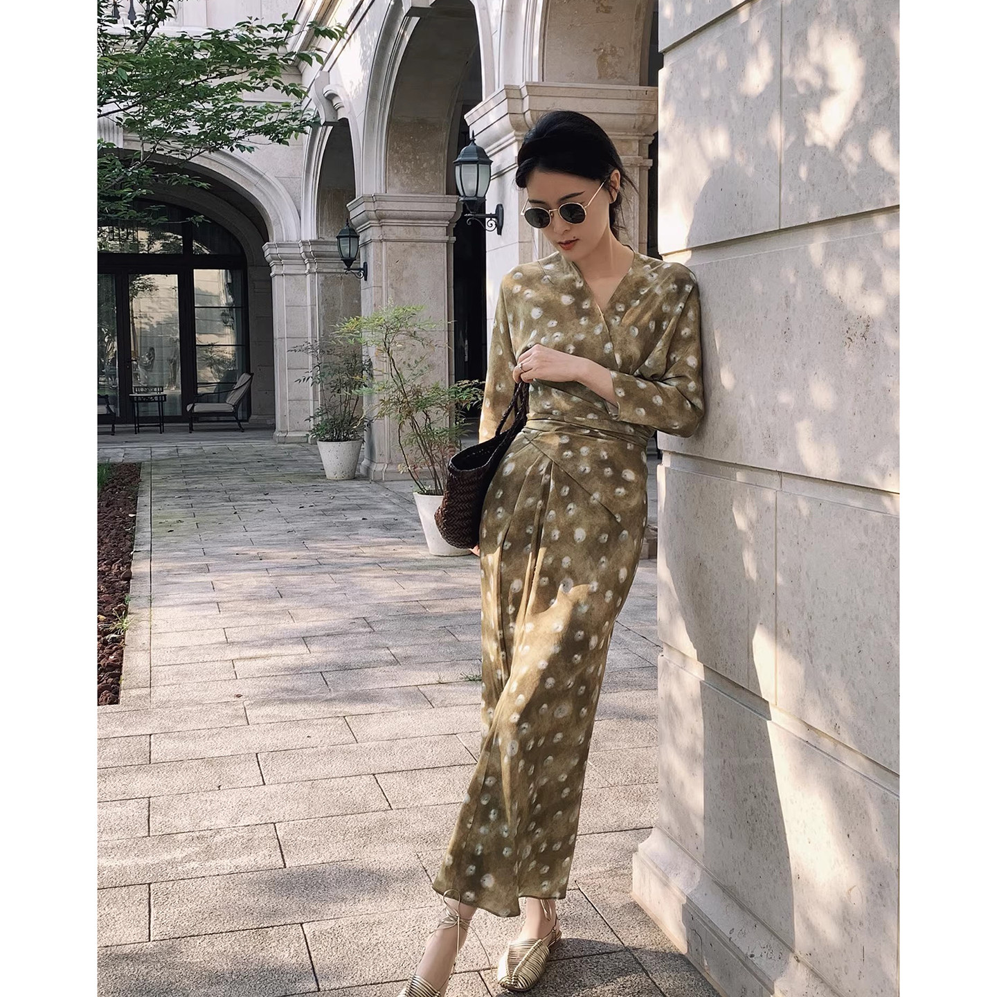 新款26夏时尚高端气质高端桑蚕丝裙子法式波点显瘦设计感连衣裙女