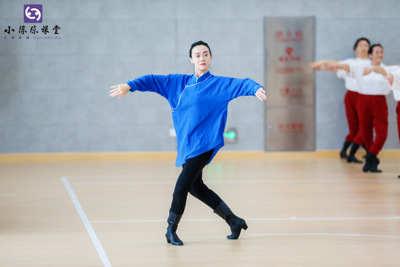 小陈陈课堂蒙族宽松长袖上衣