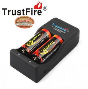 TrustFire充电器快充双槽26650/18650锂电池3.7V手电筒多功能