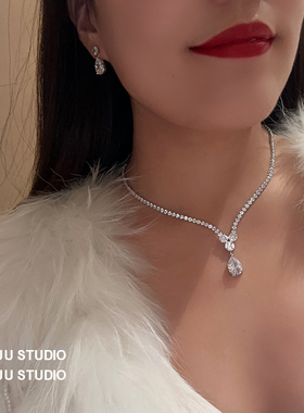 琚小姐大水滴镶钻项链耳环套装