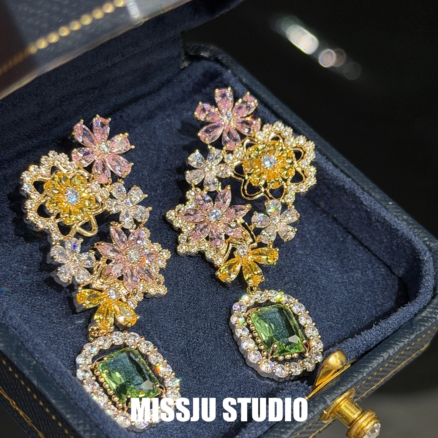 镂空彩色花簇耳环重工高级感优雅森系甜美田园风花瓣花朵流苏耳饰