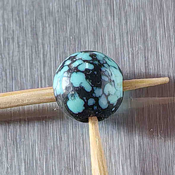 大孔道云盖寺水草纹网花高瓷白蓝原矿绿松石无优化佛头三通 7.5mm