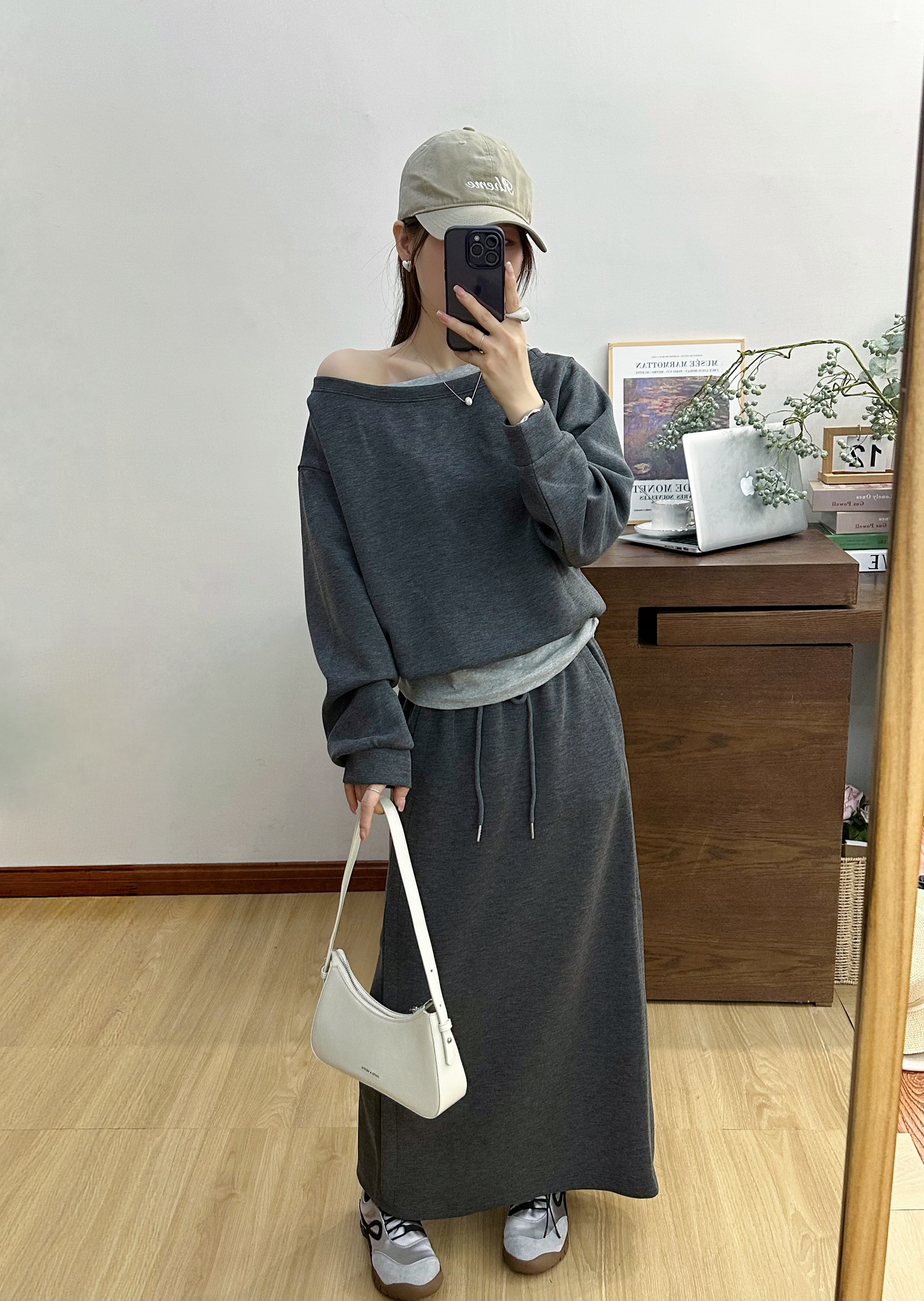 欧洲站2026年春装新款休闲假两件卫衣女后开衩松紧腰包臀一步裙