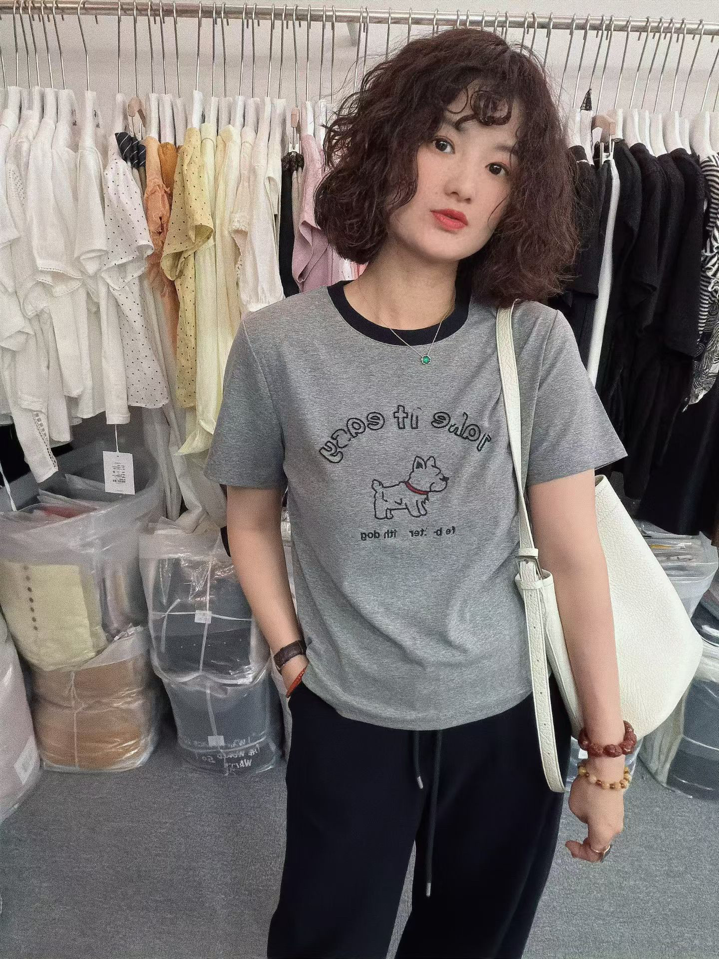 洋气撞色小狗字母减龄短款T恤女欧洲站2026夏季新款圆领短袖上衣